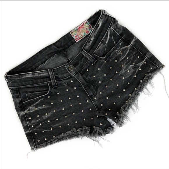 Siwy Pants - Siwy Alia Cut-off Shorts in Renegade with Studs Size 24